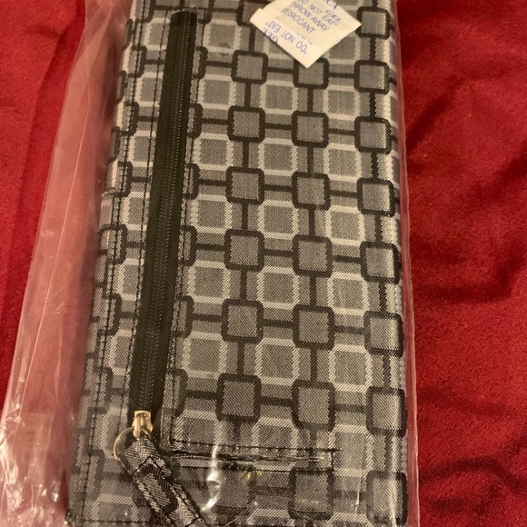 New Wallet Taupe gray color design. - Picture 3 of 6